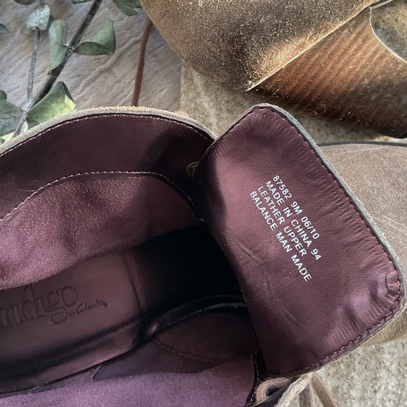 Indigo by Clarks Suede Lace Up Booties Khaki Size 9 - Picture 3 of 7